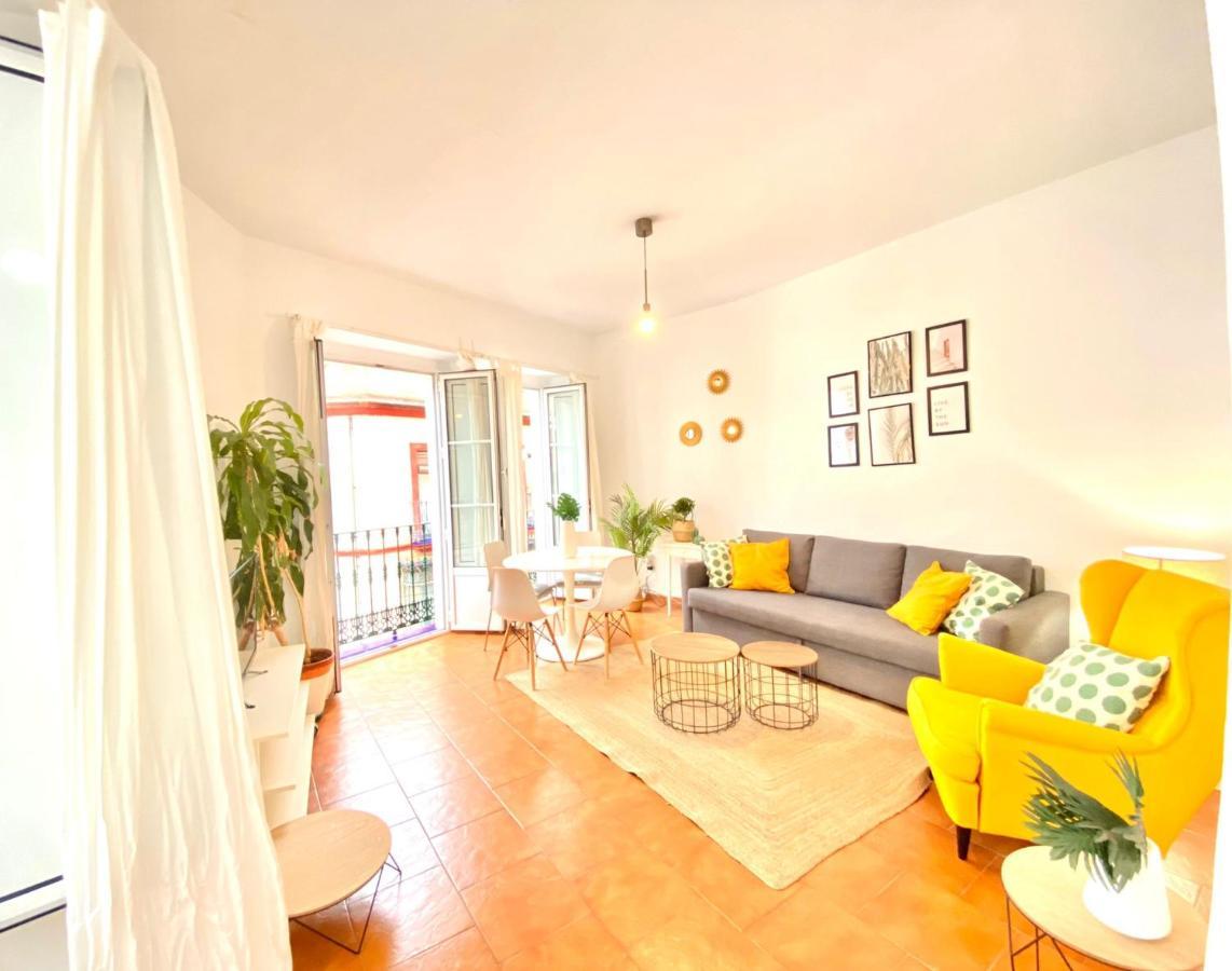 Comfortable Studio Old Town, Parking Optional Séville Extérieur photo