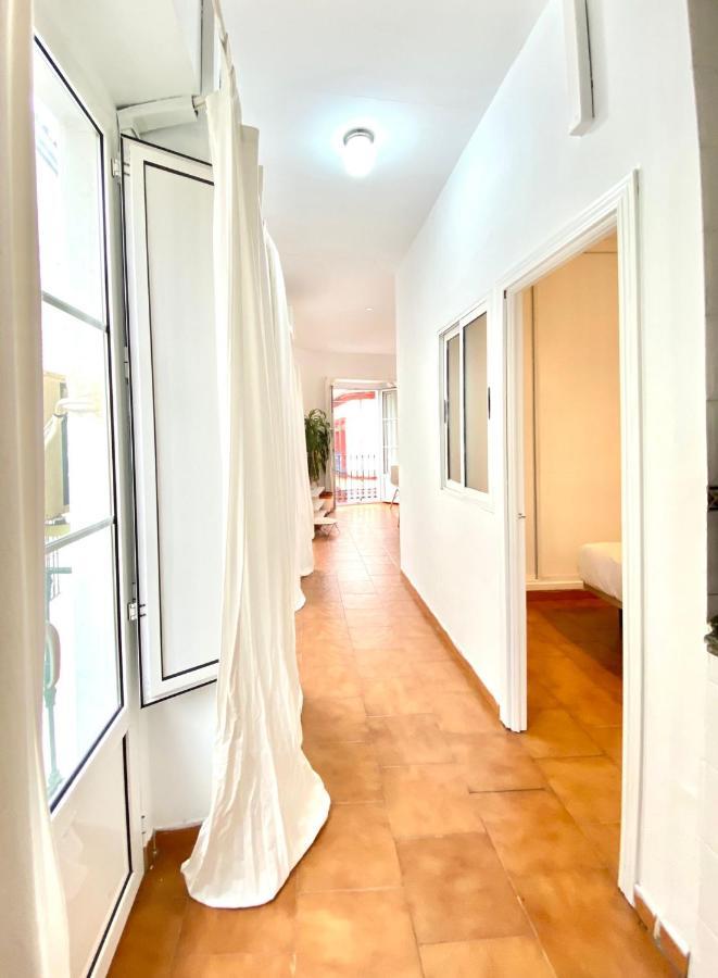 Comfortable Studio Old Town, Parking Optional Séville Extérieur photo