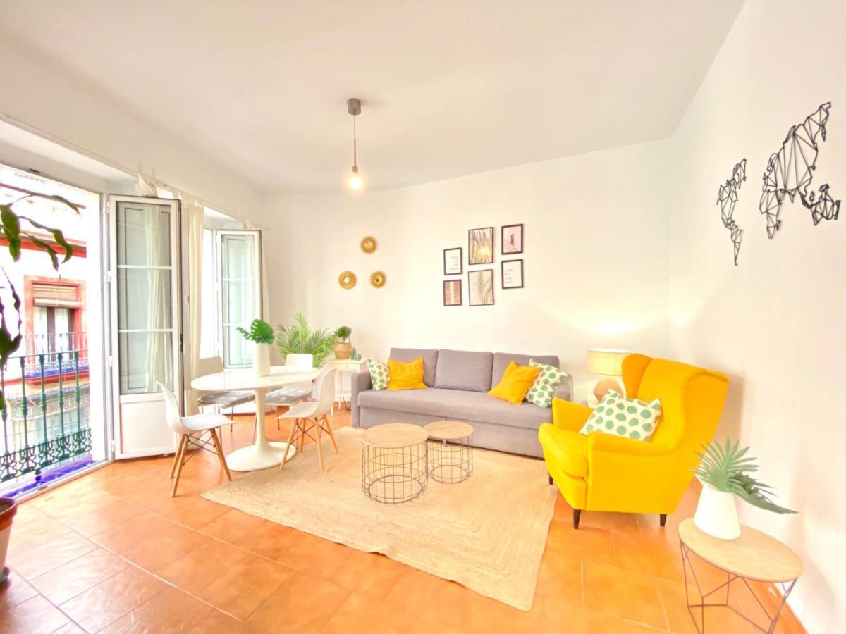 Comfortable Studio Old Town, Parking Optional Séville Extérieur photo