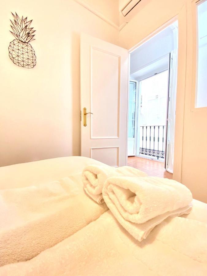 Comfortable Studio Old Town, Parking Optional Séville Extérieur photo