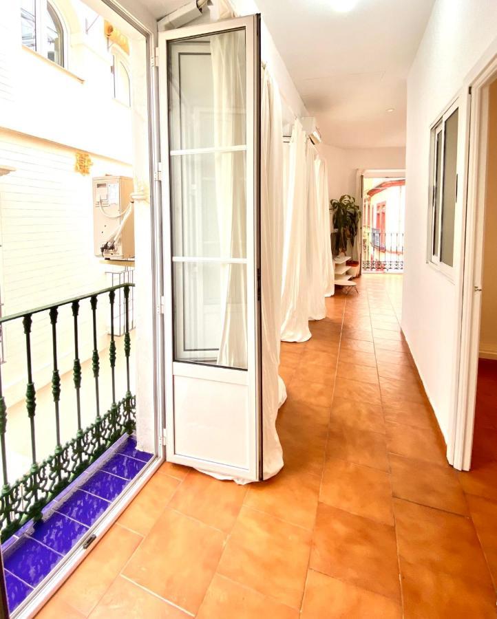 Comfortable Studio Old Town, Parking Optional Séville Extérieur photo
