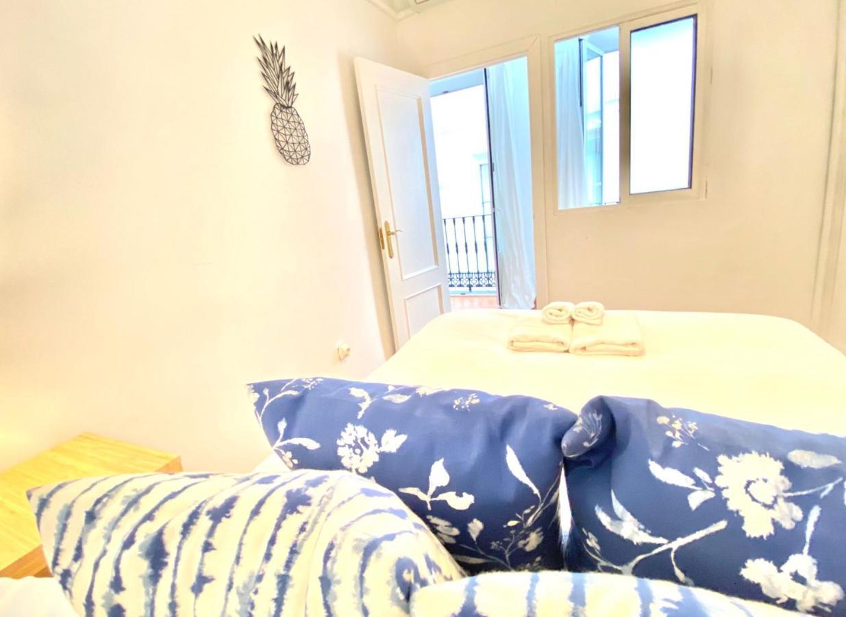 Comfortable Studio Old Town, Parking Optional Séville Extérieur photo