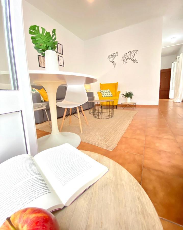 Comfortable Studio Old Town, Parking Optional Séville Extérieur photo