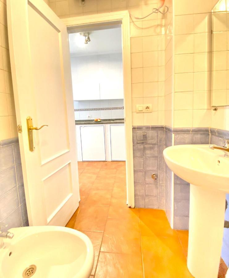 Comfortable Studio Old Town, Parking Optional Séville Extérieur photo